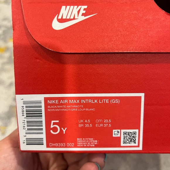 Nike Air Max INTRLK Lite GS - Black and White - Picture 2 of 4